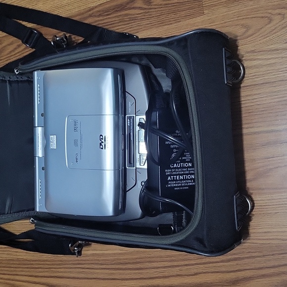 G2G gear portable DVD player bag set adapter 4 pc lot - Picture 11 of 12